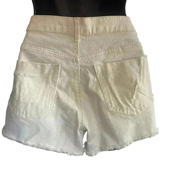 Vanilla Star boho Crochet Front Cut Off cream sz 7 
Denim Shorts NWOT super cute - Picture 2 of 8